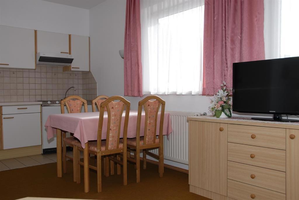 Pension & Appartement Fortin Bad Kleinkirchheim Esterno foto
